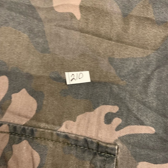 Vintage Havana Faux Fur-Lined Track Stripe Camo Women’s Jacket. - Picture 10 of 10